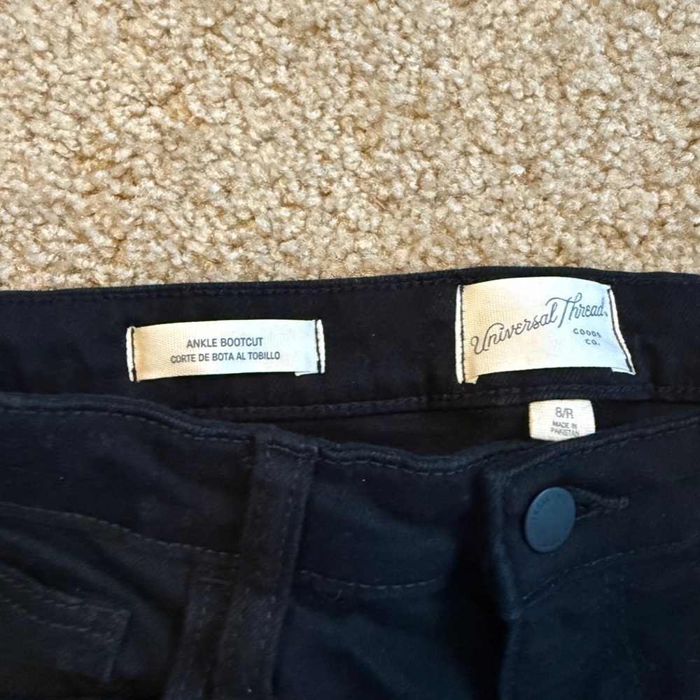 Universal Threads Jeans - Picture 8 of 8